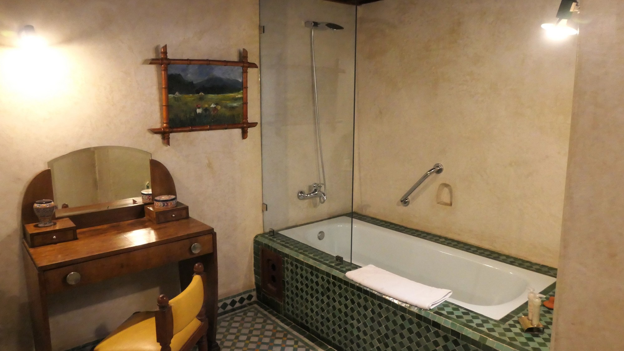 bathtub of the Suite Amira